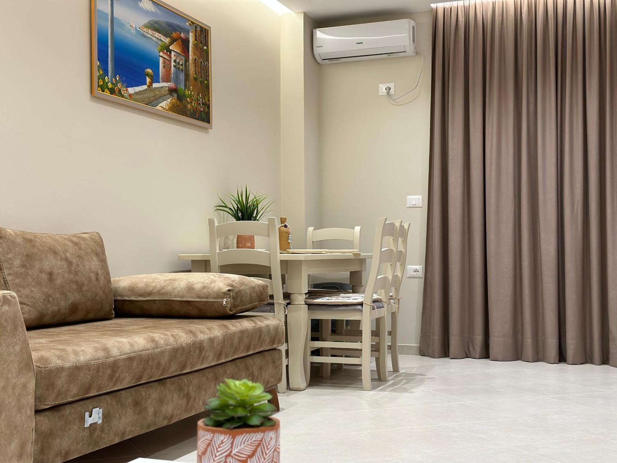 Beachfront Apartment With Balcony Vlorë Extérieur photo